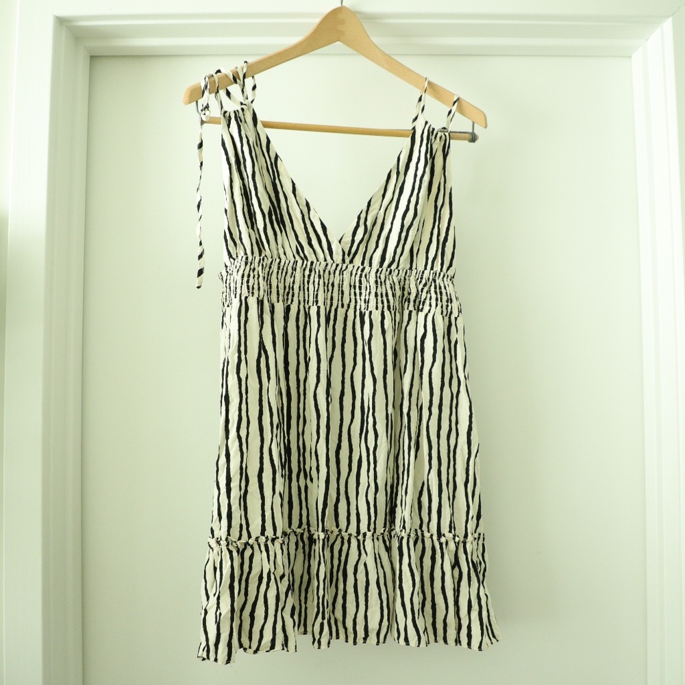 Black and White Striped Open Back Top - XL